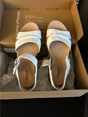 Dr. Scholl's Women’s White Comfort Sandals(NEW IN BOX)